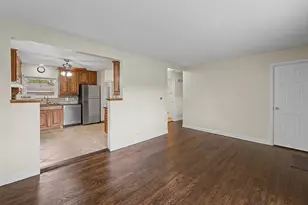 218 N Louis St, Mount Prospect, IL 60056 - Photo 3