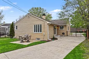 218 N Louis St, Mount Prospect, IL 60056 - Photo 27