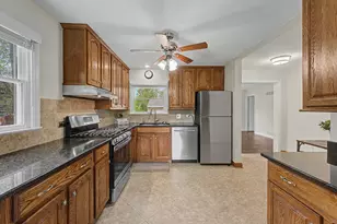 218 N Louis St, Mount Prospect, IL 60056 - Photo 5