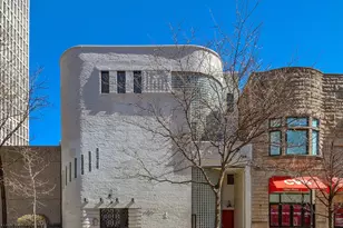 1209 N State Pkwy, Chicago, IL 60611 - Photo 1