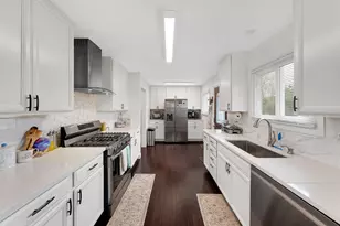 9447 Overhill Ave, Morton Grove, IL 60053 - Photo 7