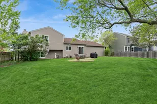 733 Cypress Ln, Carol Stream, IL 60188 - Photo 19