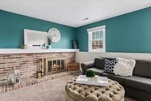 733 Cypress Ln, Carol Stream, IL 60188 - Photo 11