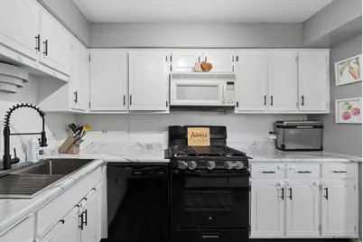 10704 Kilpatrick Avenue #3B, Oak Lawn, IL 60453 - Photo 9