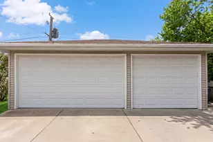 8233 N Octavia Ave, Niles, IL 60714 - Photo 27