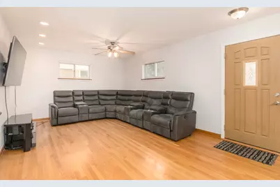 8233 N Octavia Avenue, Niles, IL 60714 - Photo 3