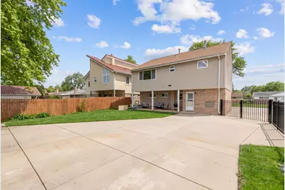 8233 N Octavia Avenue, Niles, IL 60714 - Photo 25