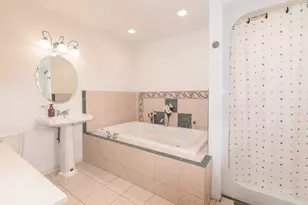 8233 N Octavia Ave, Niles, IL 60714 - Photo 13
