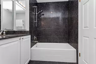 205 Rivershire Ln, Lincolnshire, IL 60069 - Photo 23
