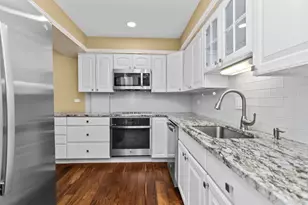 205 Rivershire Ln, Lincolnshire, IL 60069 - Photo 9