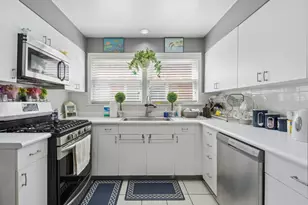 9052 Keating Ave, Skokie, IL 60076 - Photo 7