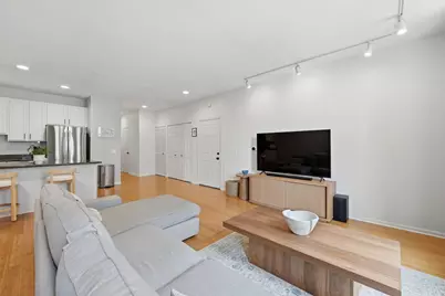944 W 15th Place #3A, Chicago, IL 60608 - Photo 5