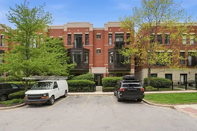 944 W 15th Place #3A, Chicago, IL 60608 - Photo 1