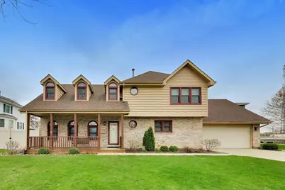 9641 E Shore Drive, Oak Lawn, IL 60453 - Photo 1