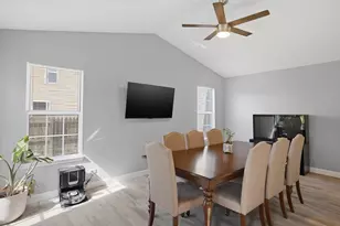 7 Arthur Ct, Streamwood, IL 60107 - Photo 17
