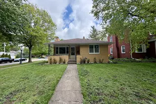 620 W White St, Champaign, IL 61820 - Photo 3