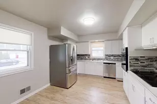 620 W White St, Champaign, IL 61820 - Photo 13