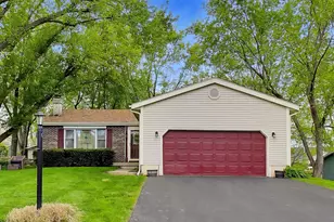 43W770 Fescue Ct, Saint Charles, IL 60175 - Photo 1