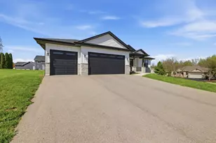391 Teaberry Ct, Roscoe, IL 61073 - Photo 9