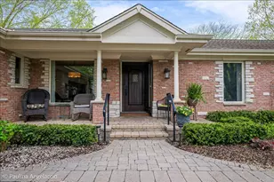 570 Hillside Ct, Barrington, IL 60010 - Photo 3