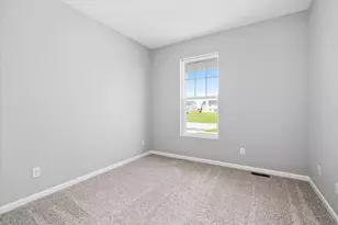 427 Riverbend Dr, Genoa, IL 60135 - Photo 27