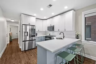 3752 N Fremont St, Chicago, IL 60613 - Photo 9