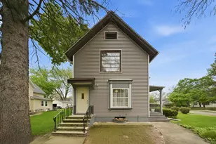 1003 St John St, Elgin, IL 60120 - Photo 1