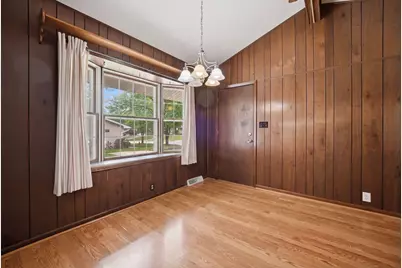 323 E Dresser Road, Dekalb, IL 60115 - Photo 13