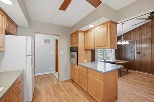 323 E Dresser Rd, Dekalb, IL 60115 - Photo 9