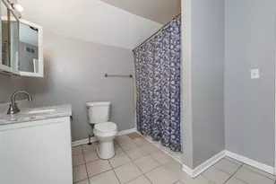 205 S Park Ave, Waukegan, IL 60085 - Photo 15