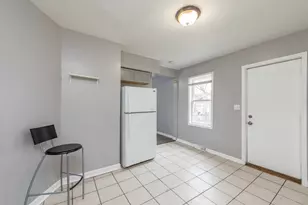 205 S Park Ave, Waukegan, IL 60085 - Photo 5