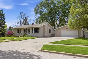 1610 Sunrise Dr, Dekalb, IL 60115 - Photo 3