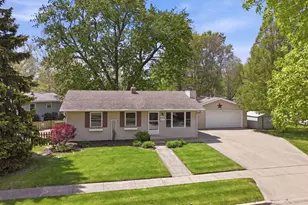 1610 Sunrise Dr, Dekalb, IL 60115 - Photo 5