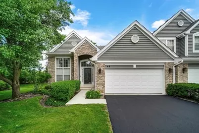 48 Wellesley Circle, Northbrook, IL 60062 - Photo 1