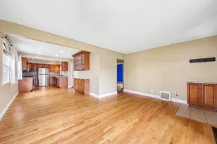 158 N Garfield Ave, Mundelein, IL 60060 - Photo 9