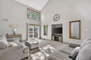 212 Huntington Ct, Shorewood, IL 60404 - Photo 3