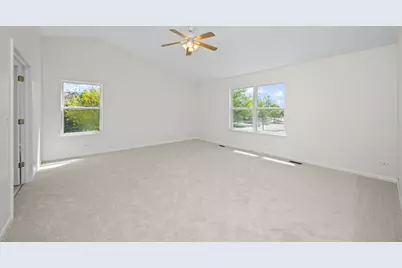 6065 Irene Drive, Hoffman Estates, IL 60192 - Photo 19