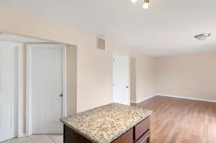 5903 Delaware Ave, Gurnee, IL 60031 - Photo 9