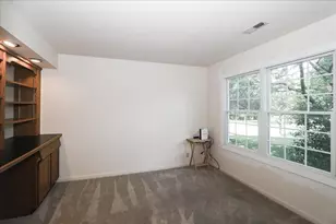 725 Deep Wood Ct, Elk Grove Village, IL 60007 - Photo 17