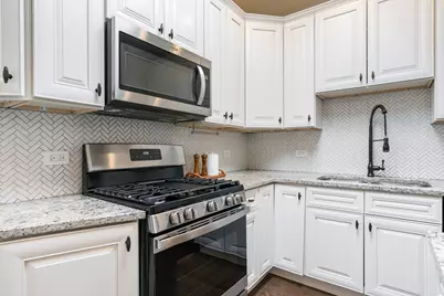 445 W Surf Street #3E, Chicago, IL 60657 - Photo 17