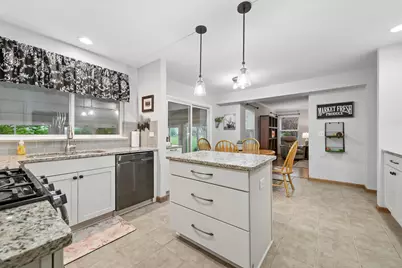 606 Arlington Lane, South Elgin, IL 60177 - Photo 13