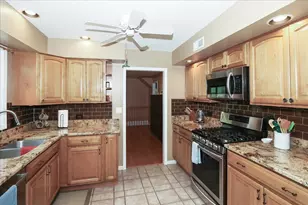 174 Timber Hill Rd, Buffalo Grove, IL 60089 - Photo 7