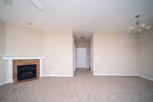 637 Stonegate Dr, Sycamore, IL 60178 - Photo 5