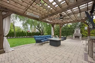1598 Annapolis Dr, Glenview, IL 60026 - Photo 29