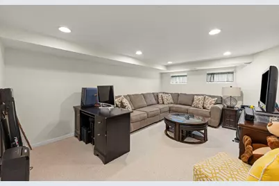 2426 S Shag Bark Trail, Arlington Heights, IL 60005 - Photo 21