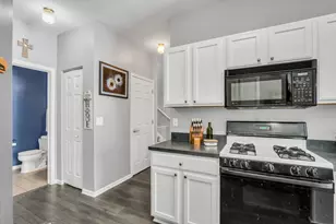 2904 Falling Waters Dr, Lindenhurst, IL 60046 - Photo 5
