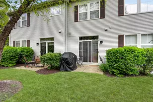 2904 Falling Waters Dr, Lindenhurst, IL 60046 - Photo 25