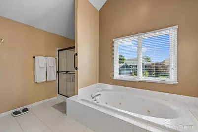 2400 Wyeth Drive, West Chicago, IL 60185 - Photo 29