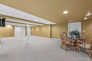 2400 Wyeth Dr, West Chicago, IL 60185 - Photo 33