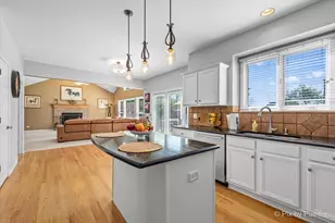 2400 Wyeth Dr, West Chicago, IL 60185 - Photo 9